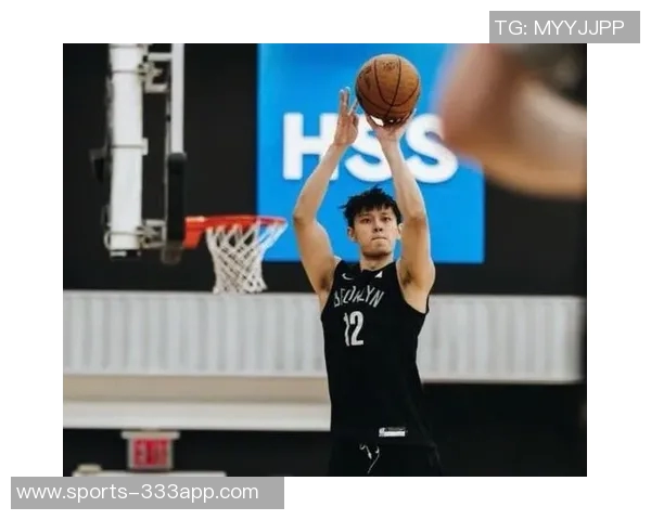 林书豪曾凡博重聚澳门两位首钢7号的精彩时刻回忆