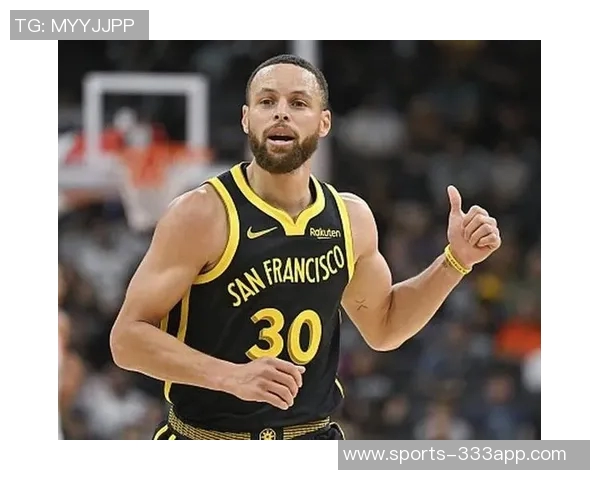 库里轻松出战16分钟贡献11分4篮板3助攻展现实力不凡 库里轻松出战16分钟贡献11分4篮板3助攻展现实力不凡