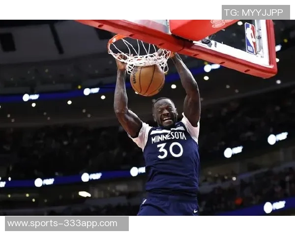 兰德尔半场表现出色9投6中助力球队三分球命中率高达667