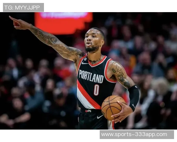 开拓者官方发布庆祝海报利拉德与杨瀚森携手替补席欢庆胜利