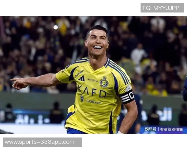 C罗单刀挑射被扑裁判判越位引发争议球迷热议比赛判罚 C罗单刀挑射被扑裁判判越位引发争议球迷热议比赛判罚