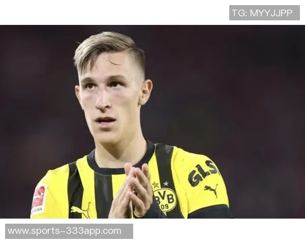 施洛特贝克全场触球与传球双双领先展现稳健表现助力球队胜利 施洛特贝克全场触球与传球双双领先展现稳健表现助力球队胜利