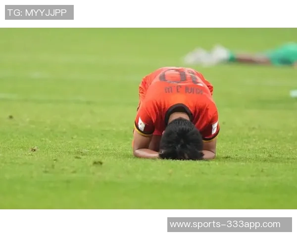 蒯纪闻赛后手臂缠绷带半场被换下愿无大碍引发球迷关心 蒯纪闻赛后手臂缠绷带半场被换下愿无大碍引发球迷关心