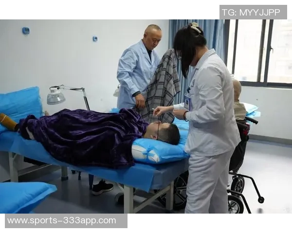 前巴西国脚里贝罗公开罹患甲状腺癌手术后积极开启康复之路 前巴西国脚里贝罗公开罹患甲状腺癌手术后积极开启康复之路