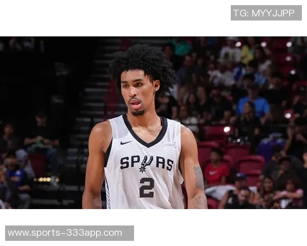 哈珀表现惊艳全场16中10砍下22分6助助力球队完成关键反超 哈珀表现惊艳全场16中10砍下22分6助助力球队完成关键反超